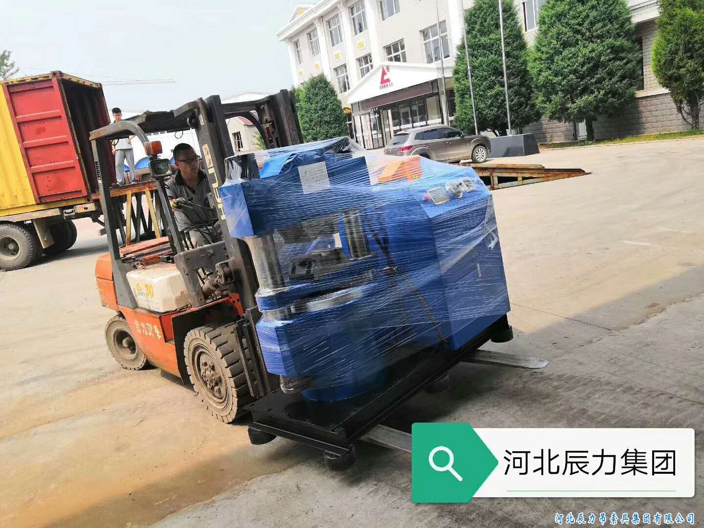 鋼絲繩纏放繩機(jī)器，鋼絲繩索具壓制機(jī)器，集體裝柜發(fā)貨
